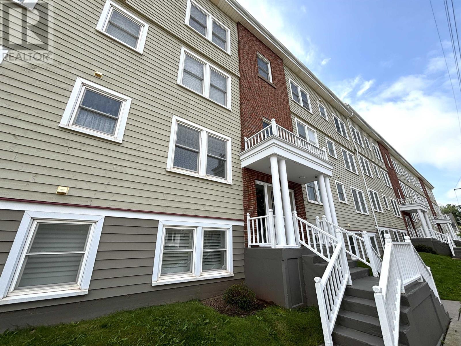 5 60 Green Street Property Photo 7