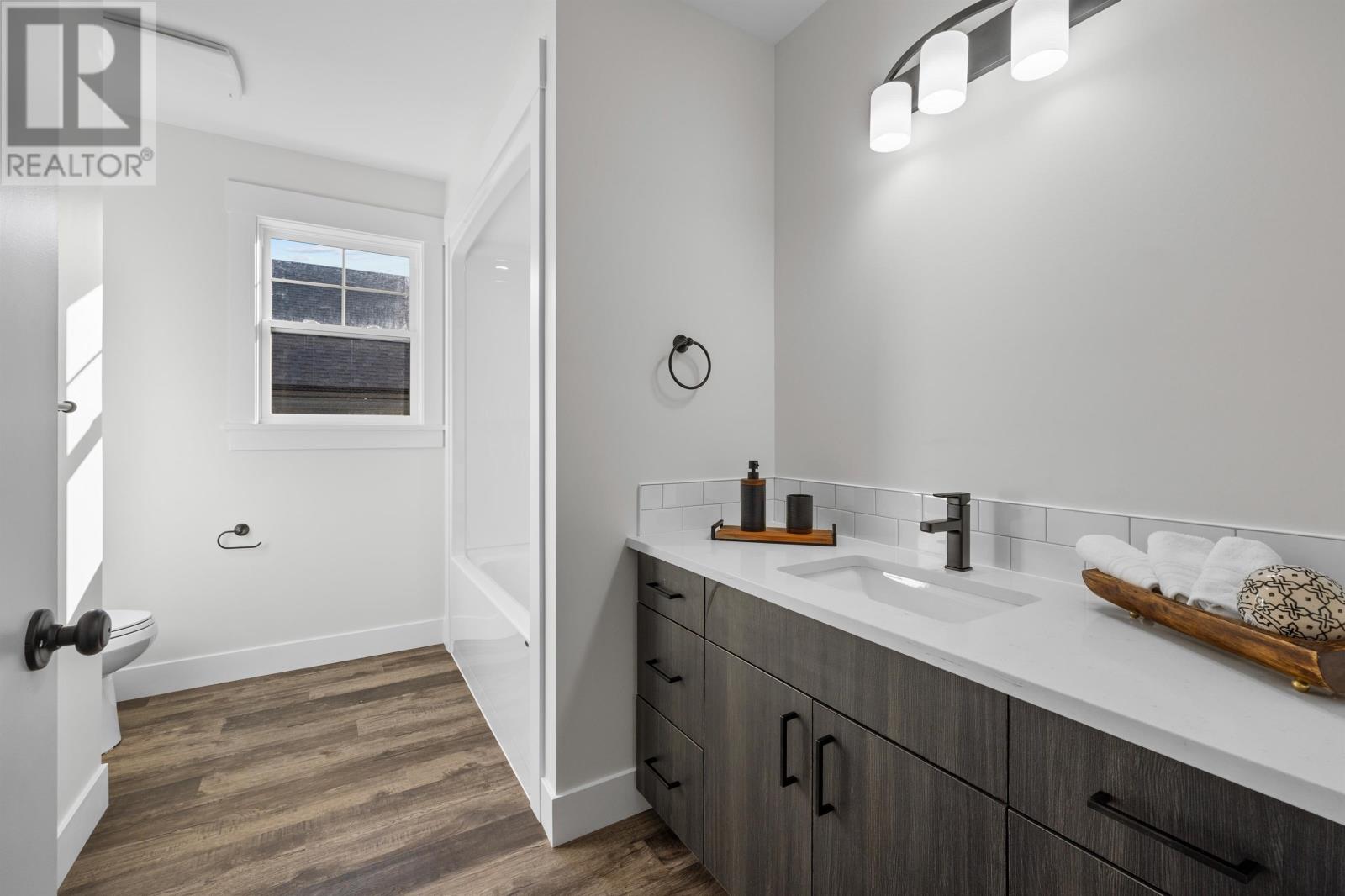 57 Alice Avenue Property Photo 22