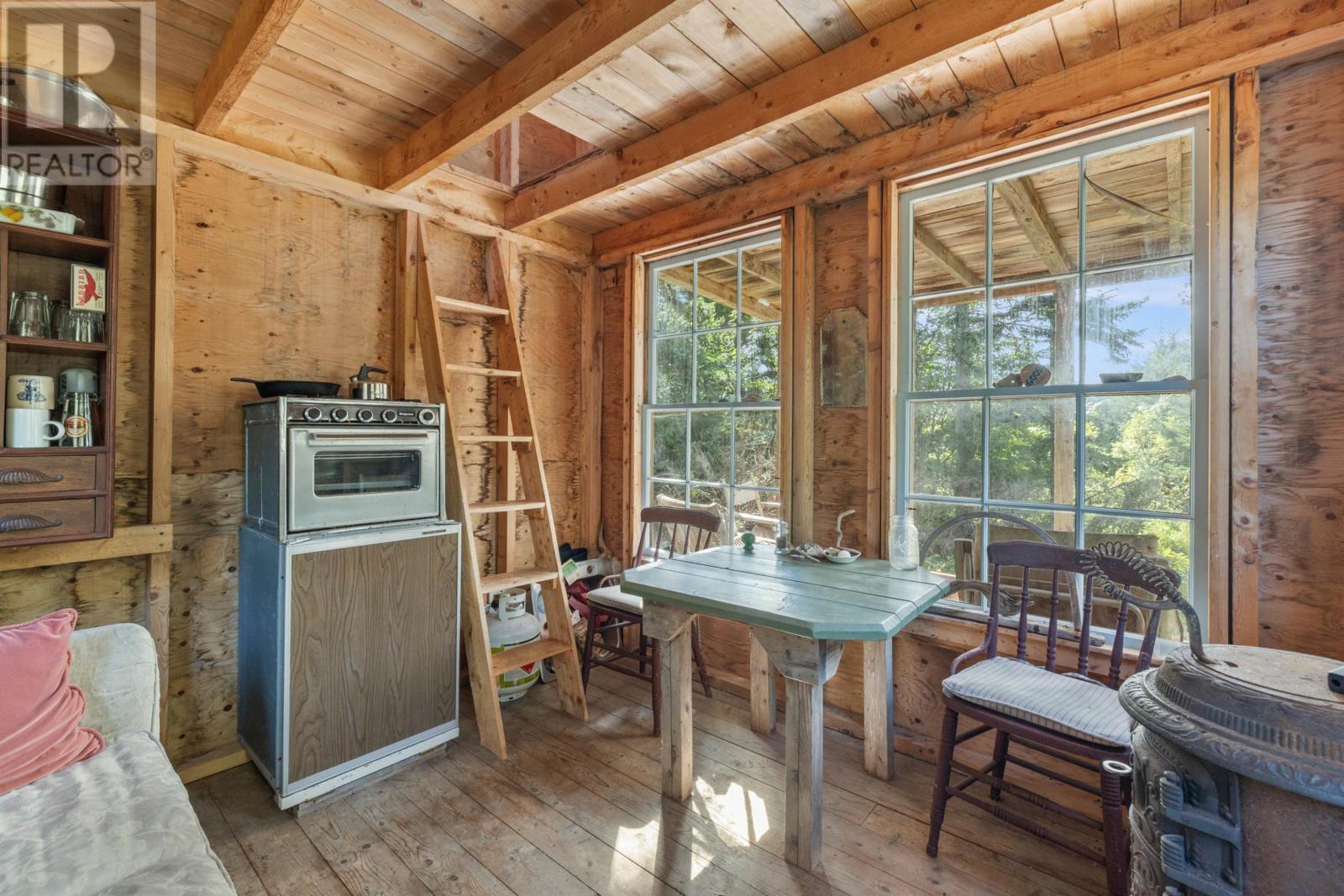 3996 East Point Road Property Photo 25