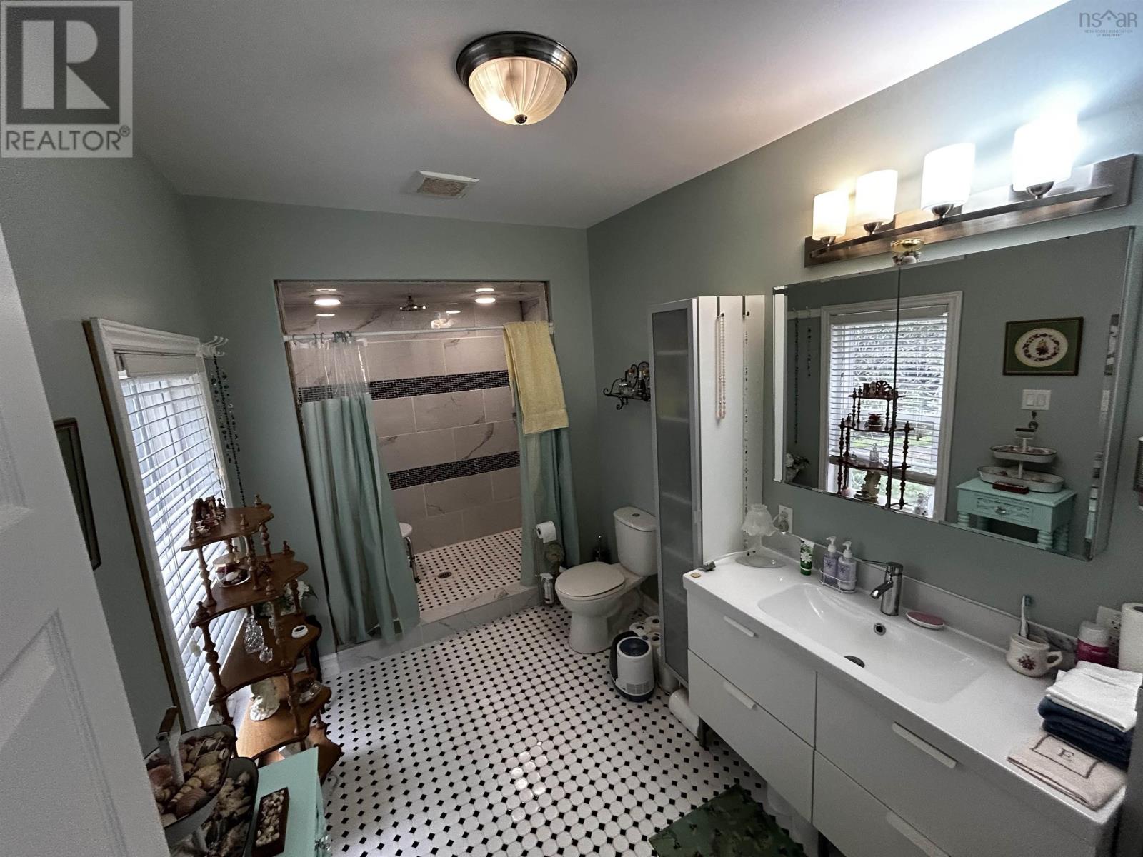 8894 Highway 215 Property Photo 18