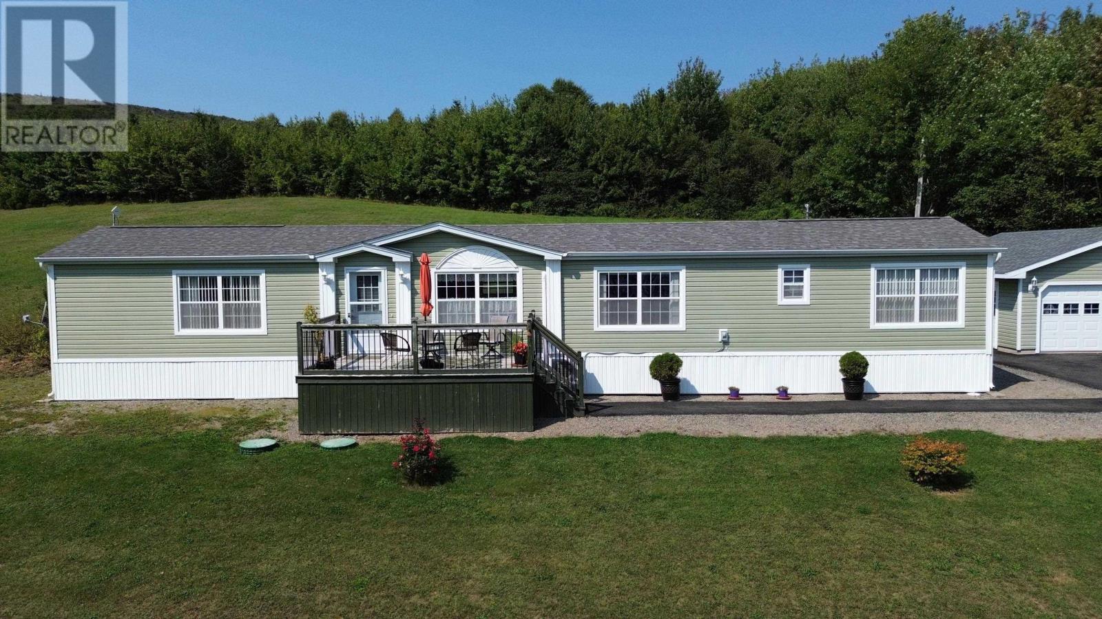 10335 Highway 105 Property Photo 1