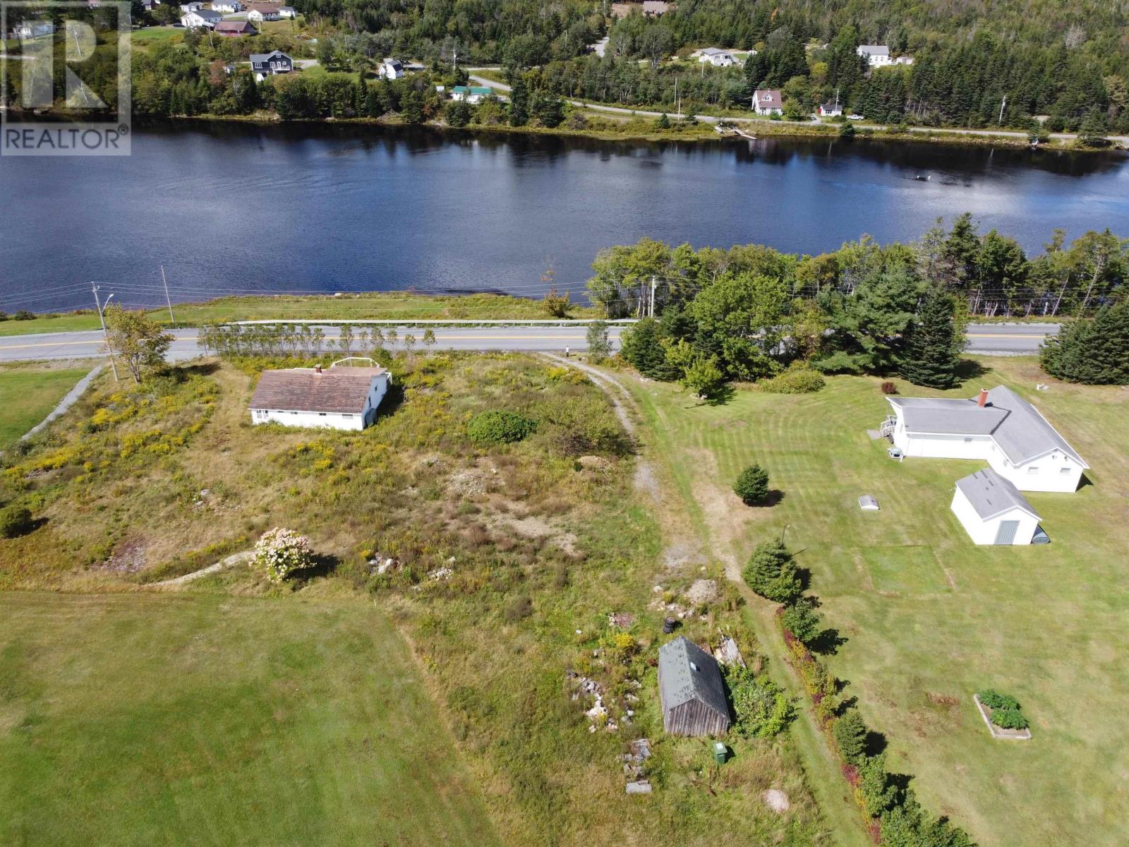 158 East River Road Property Photo 7