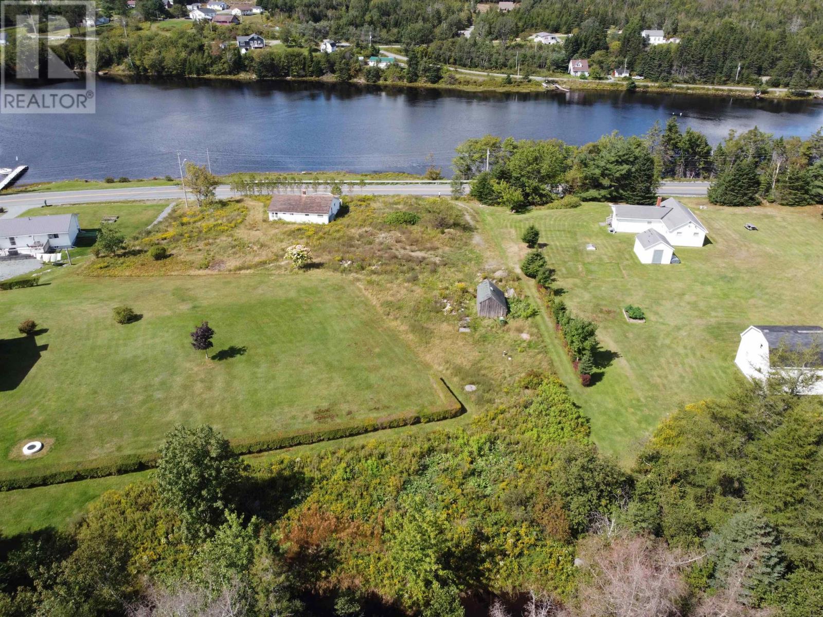 158 East River Road Property Photo 8