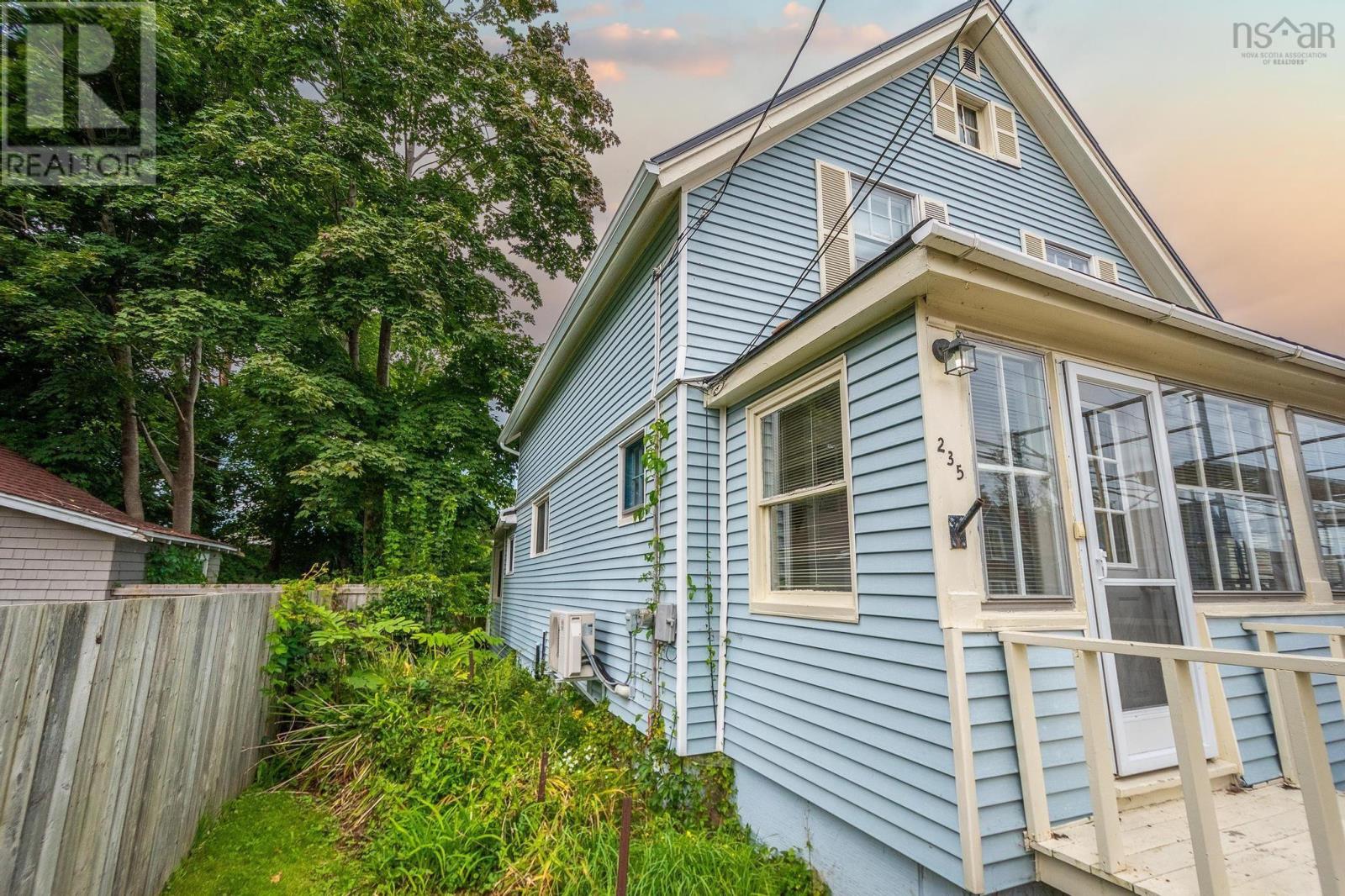 235 St. Anthony Street Property Photo