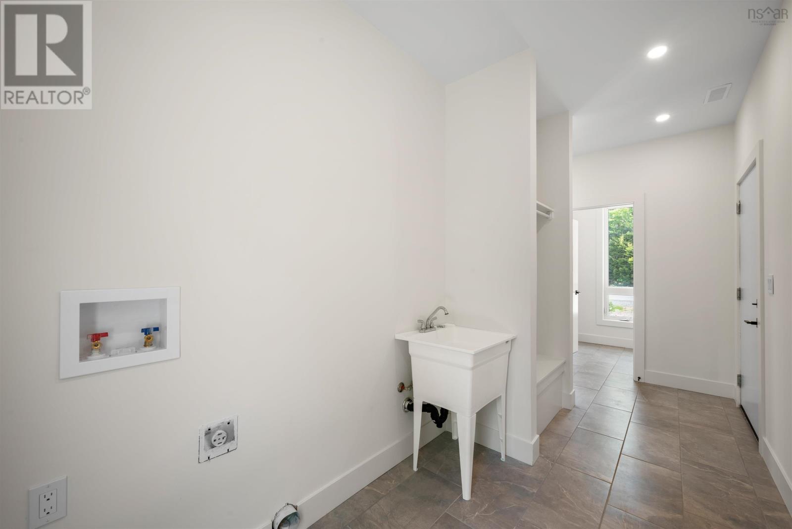 171 Carnoustie Drive Property Photo 27