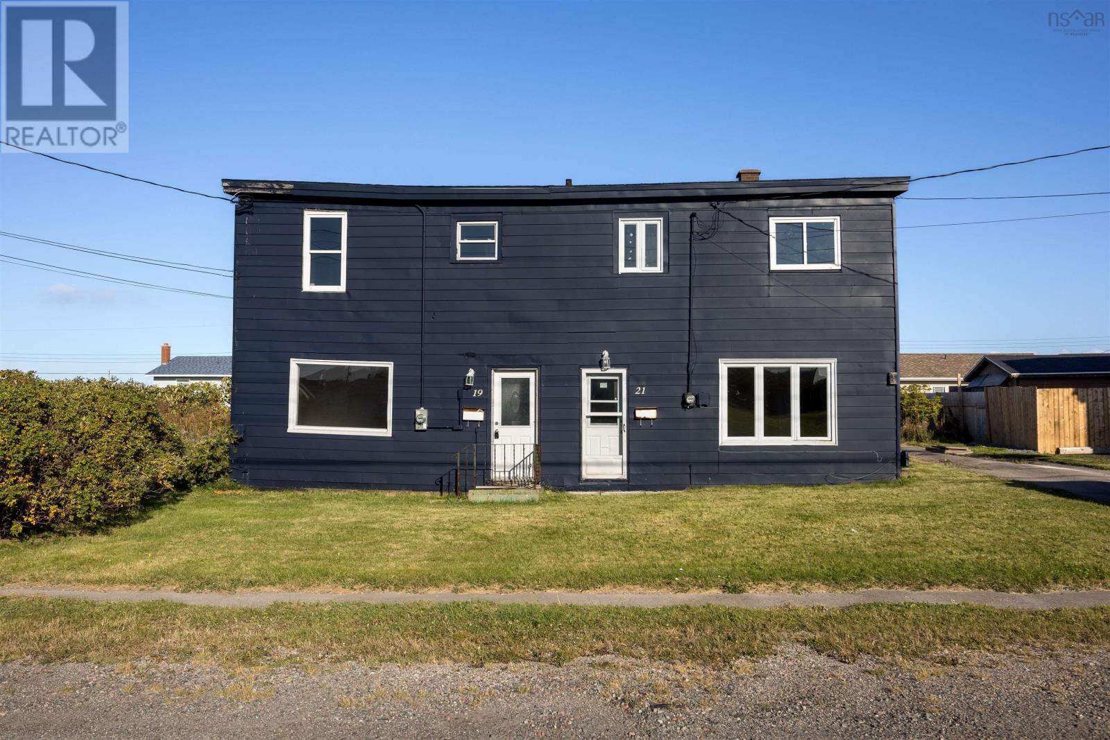 19/21 Tenth Street Property Photo 1