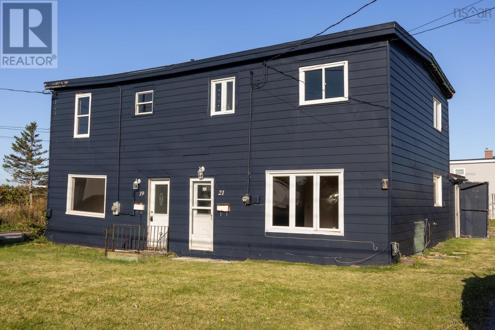 19/21 Tenth Street Property Photo 2