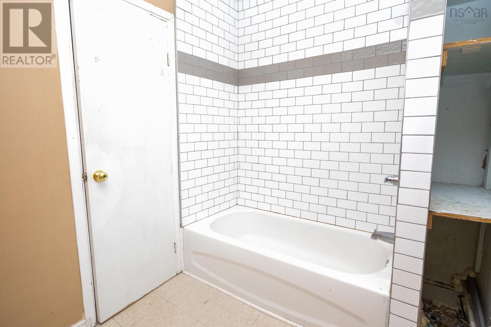 19/21 Tenth Street Property Photo 48