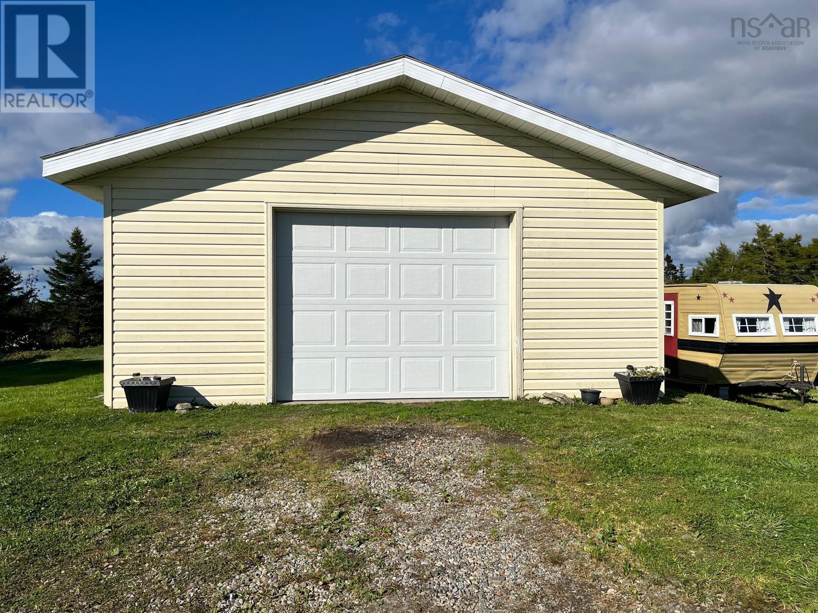7066 Highway 3 Property Photo 5