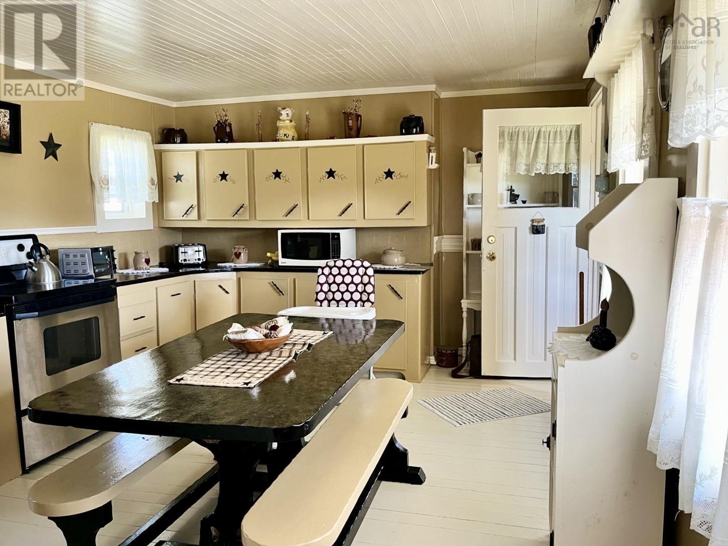 7066 Highway 3 Property Photo 13