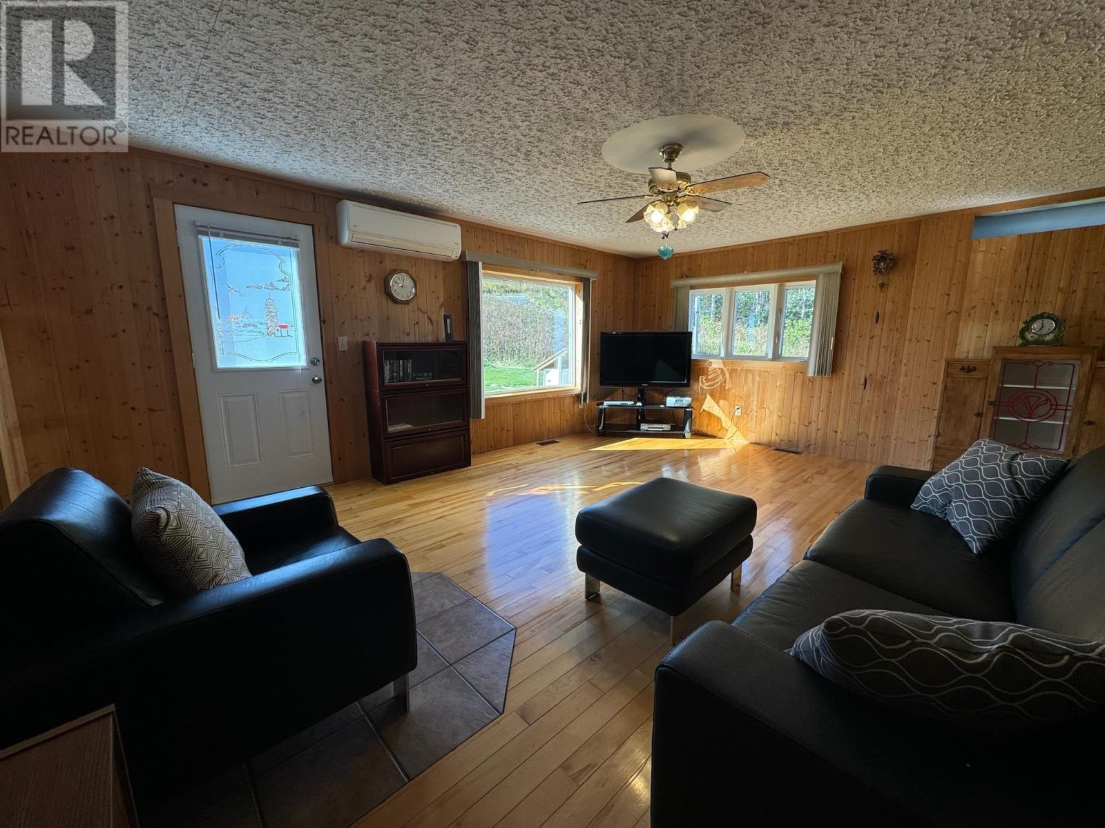 721 Descousse-cap La Ronde Road Property Photo 6