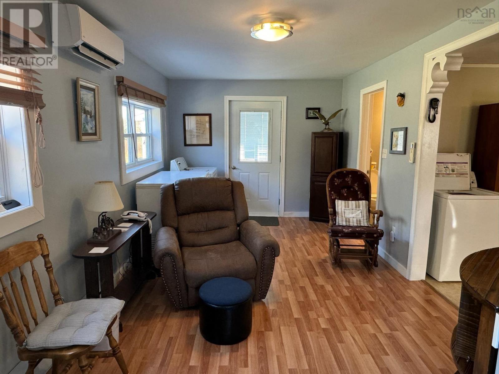 721 Descousse-cap La Ronde Road Property Photo 7