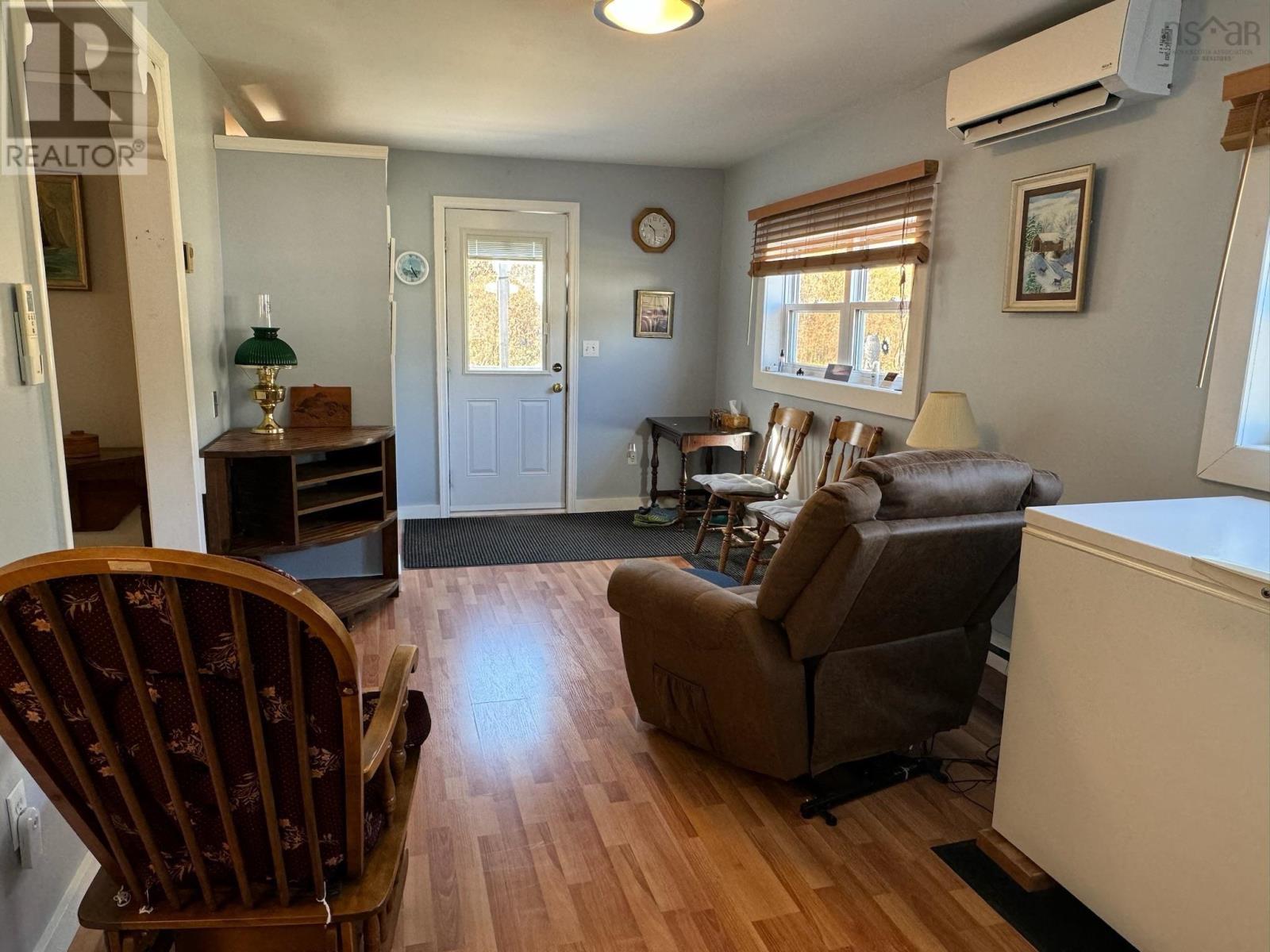 721 Descousse-cap La Ronde Road Property Photo 8