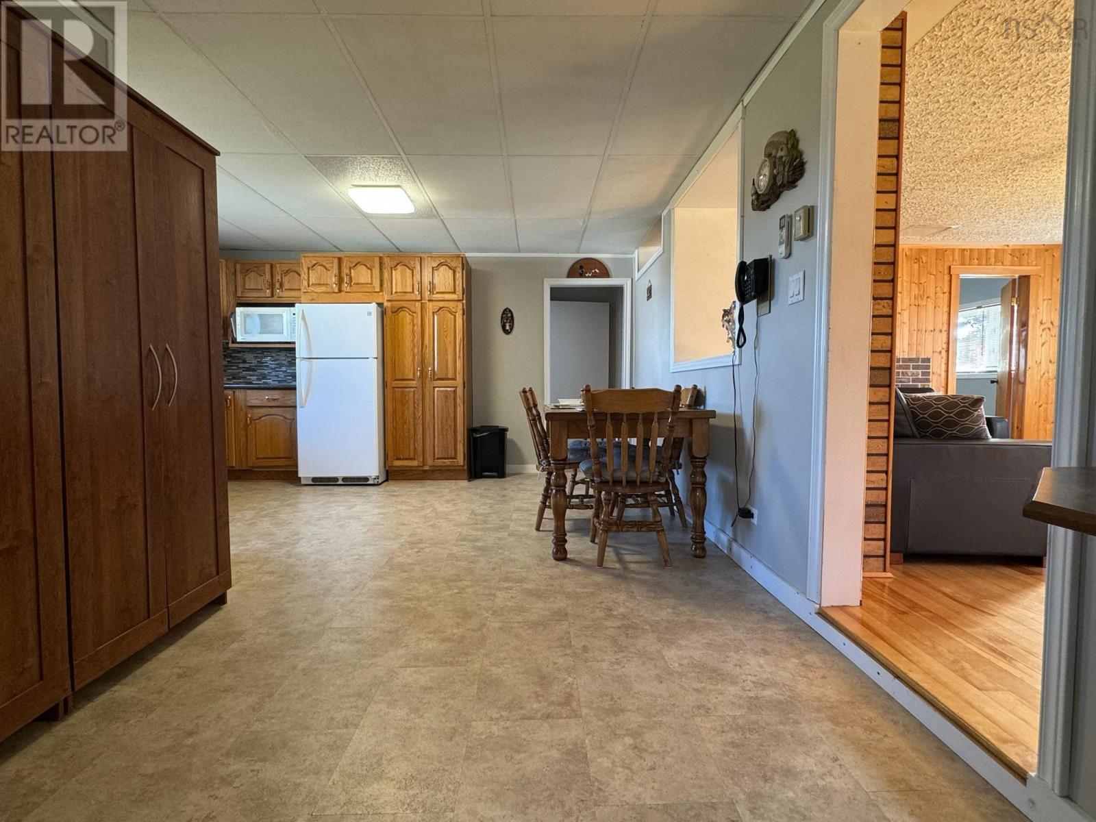 721 Descousse-cap La Ronde Road Property Photo 12