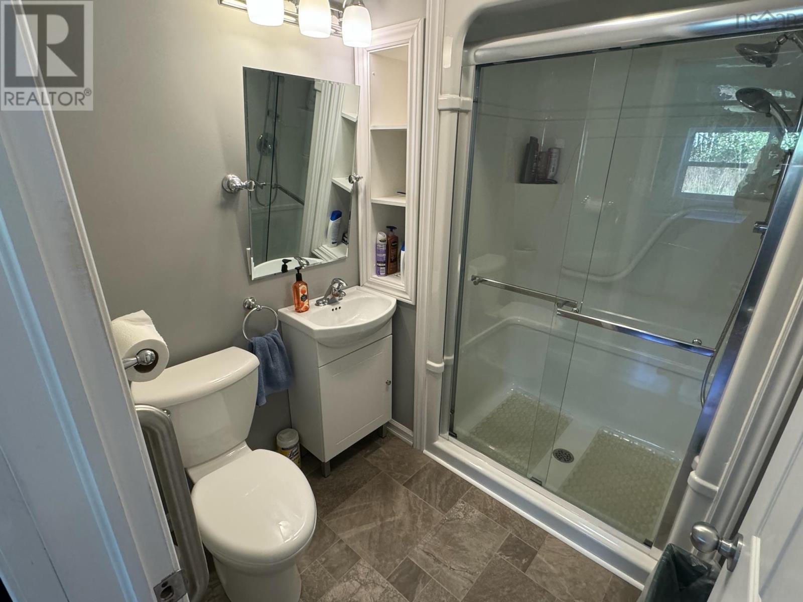 721 Descousse-cap La Ronde Road Property Photo 15
