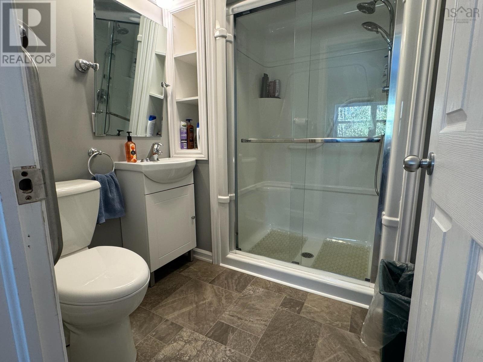 721 Descousse-cap La Ronde Road Property Photo 16