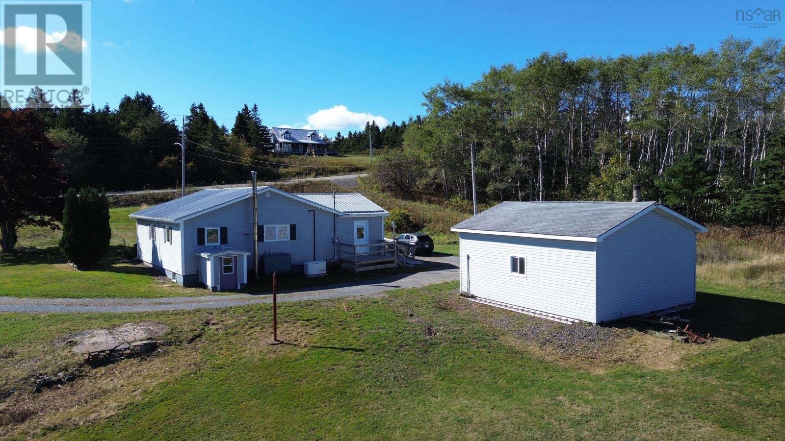 721 Descousse-cap La Ronde Road Property Photo 17