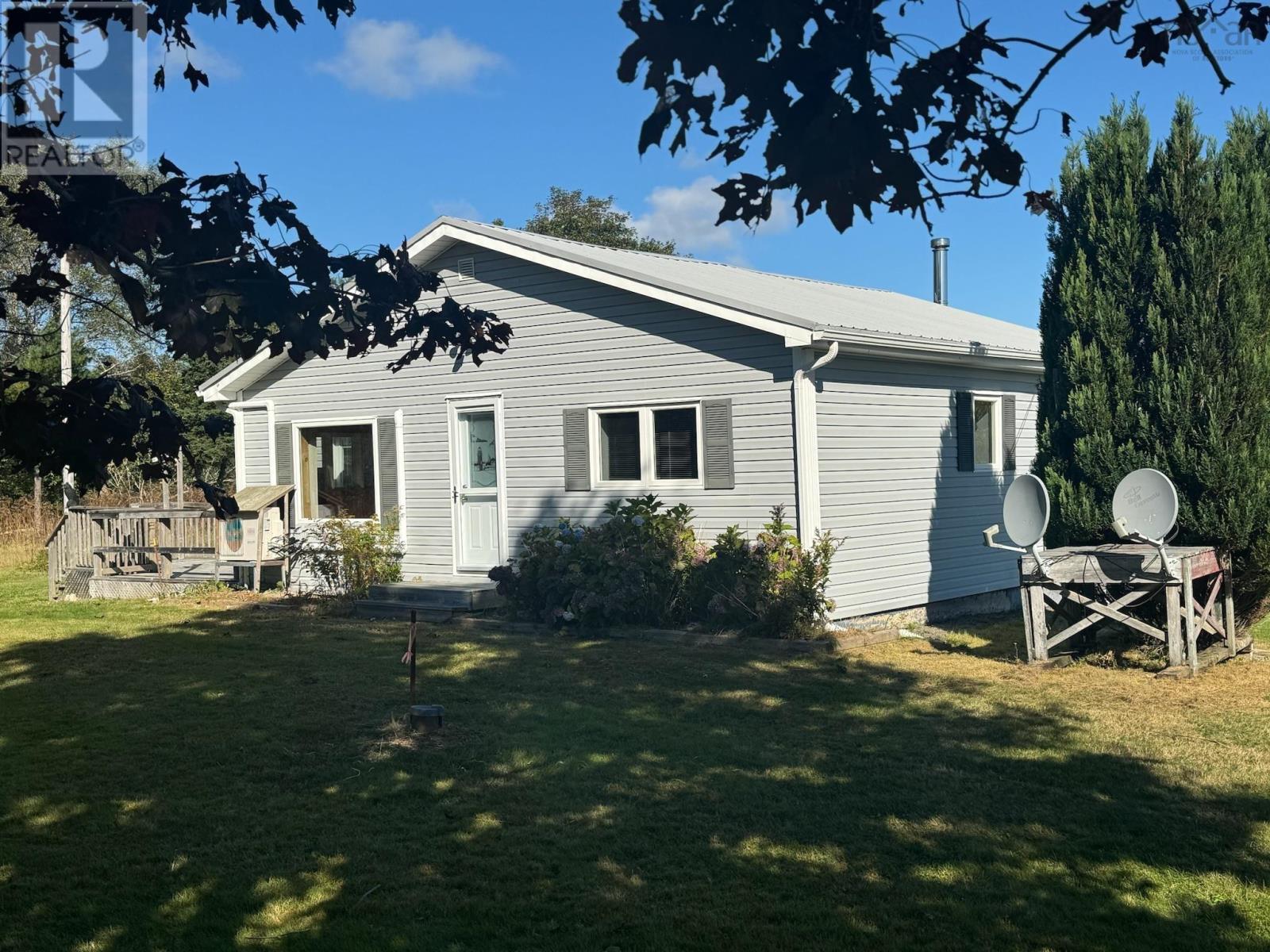 721 Descousse-cap La Ronde Road Property Photo 18