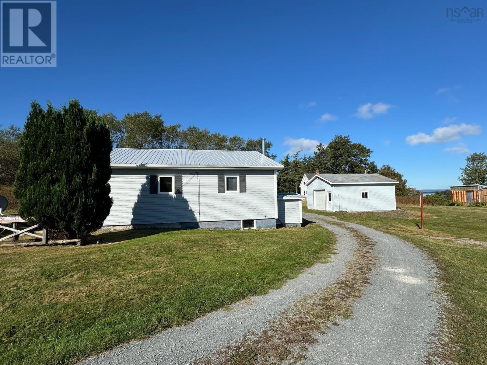 721 Descousse-cap La Ronde Road Property Photo 19