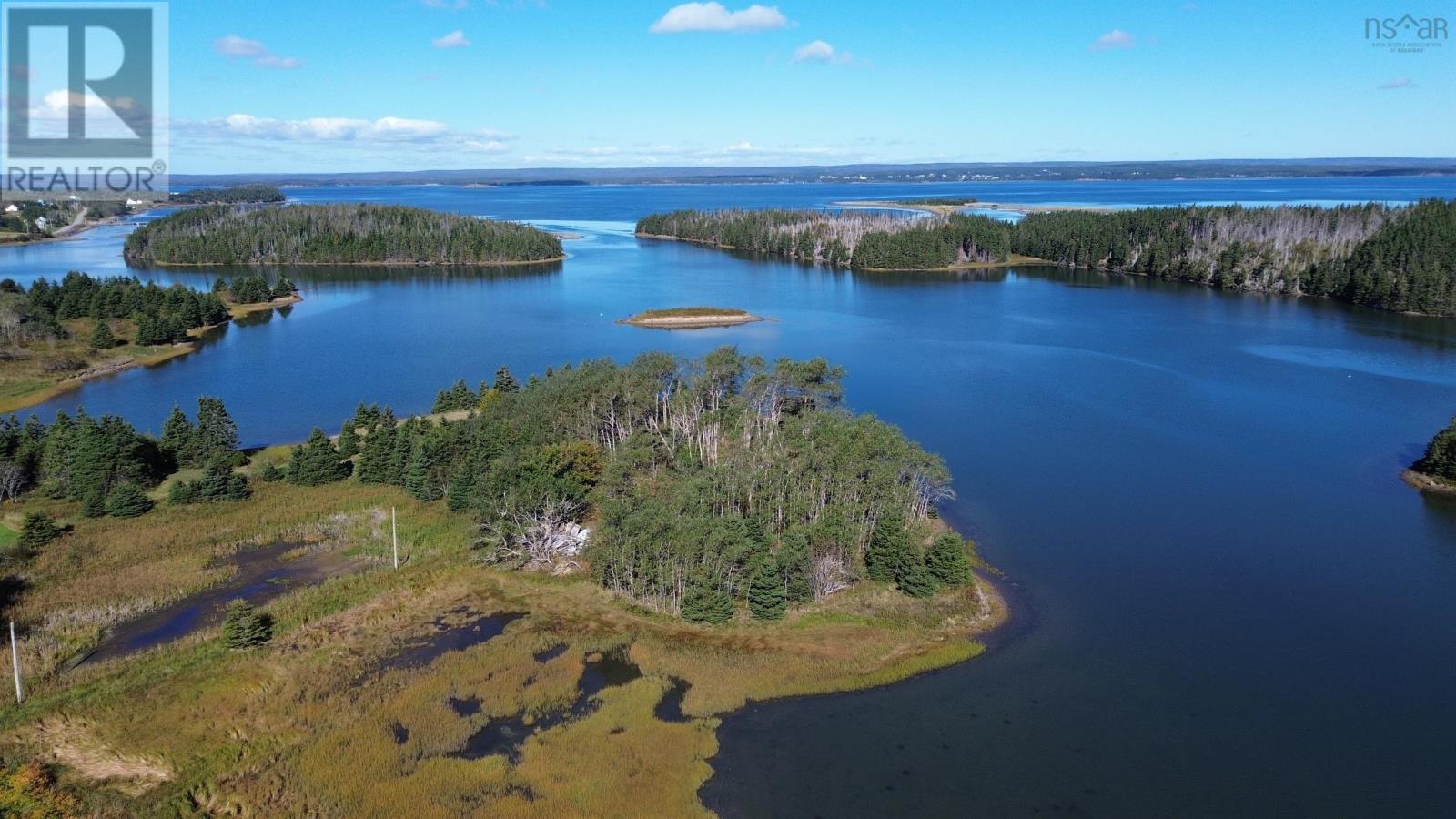 721 Descousse-cap La Ronde Road Property Photo 20