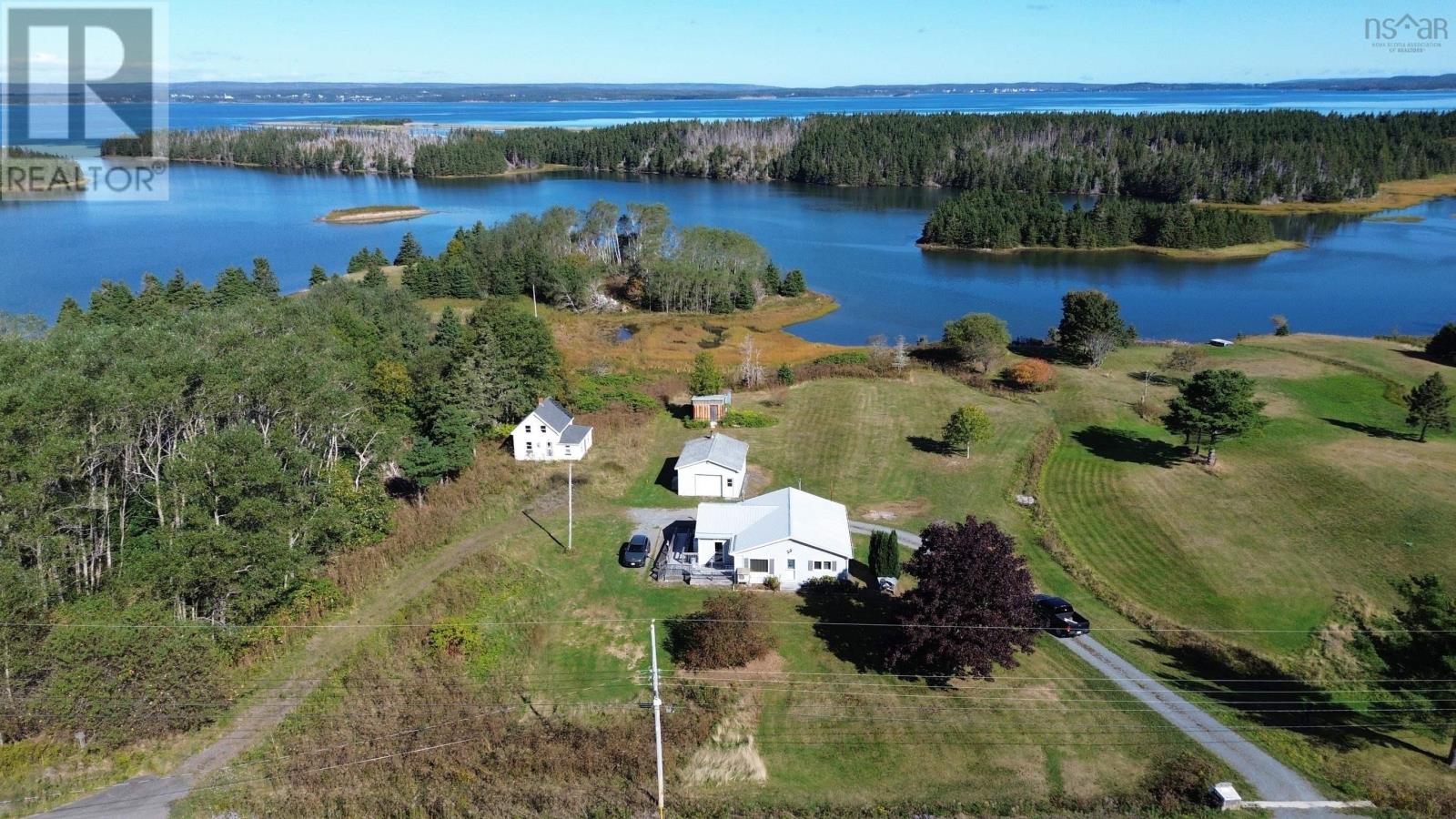 721 Descousse-cap La Ronde Road Property Photo 21