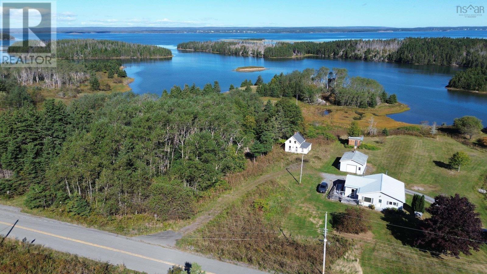 721 Descousse-cap La Ronde Road Property Photo 22