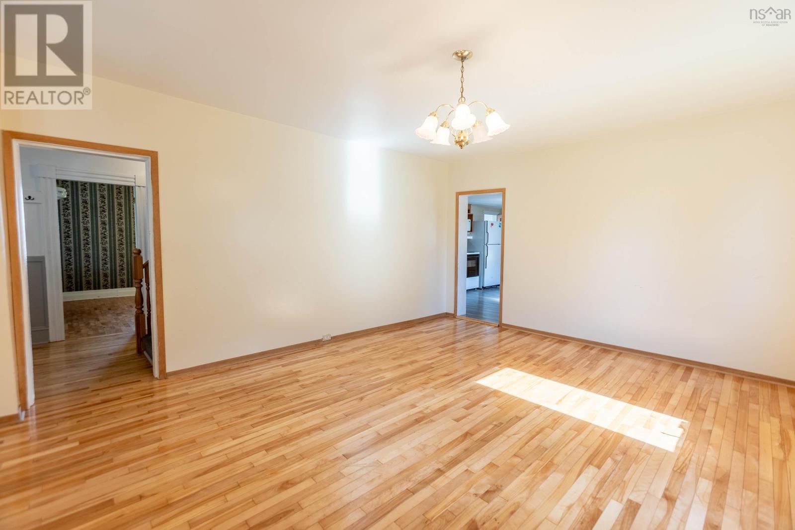 30 Victoria Street W Property Photo 12