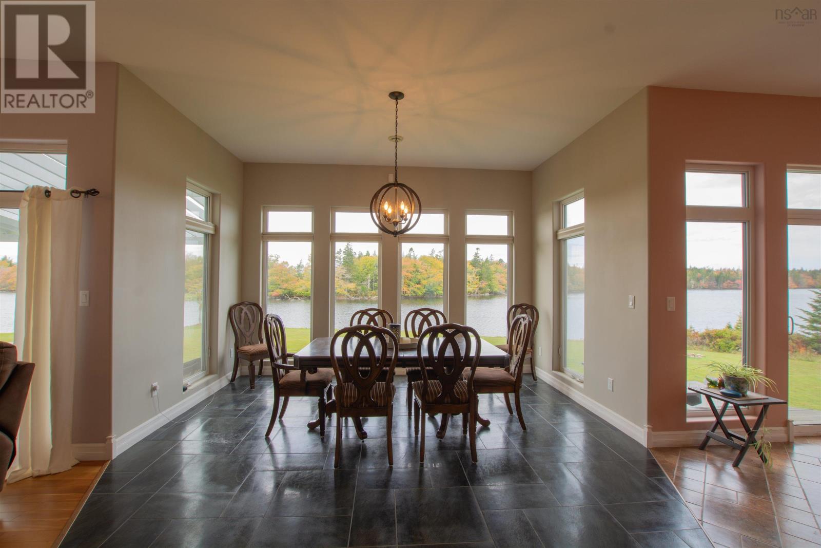 51 Doctors Lane Property Photo 17