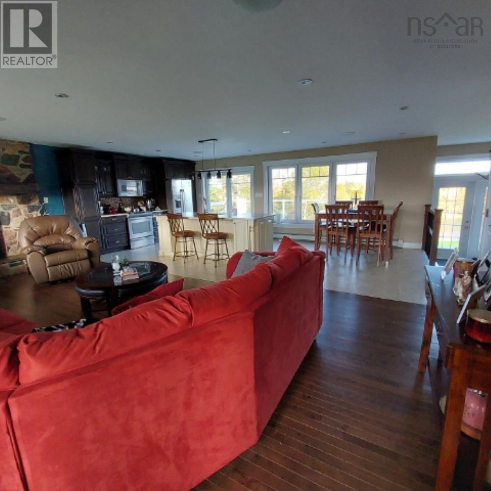 186 Point Aconi Road Property Photo 7
