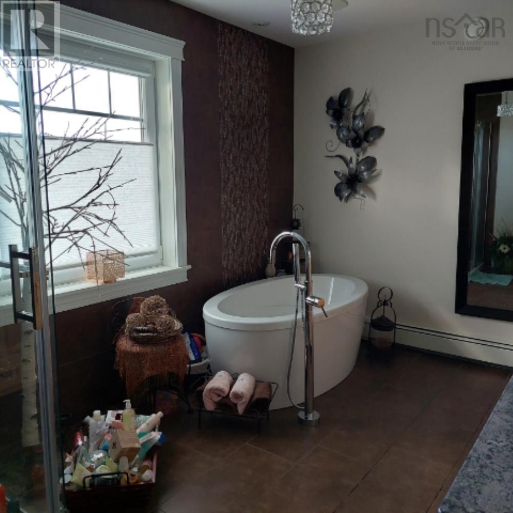 186 Point Aconi Road Property Photo 8
