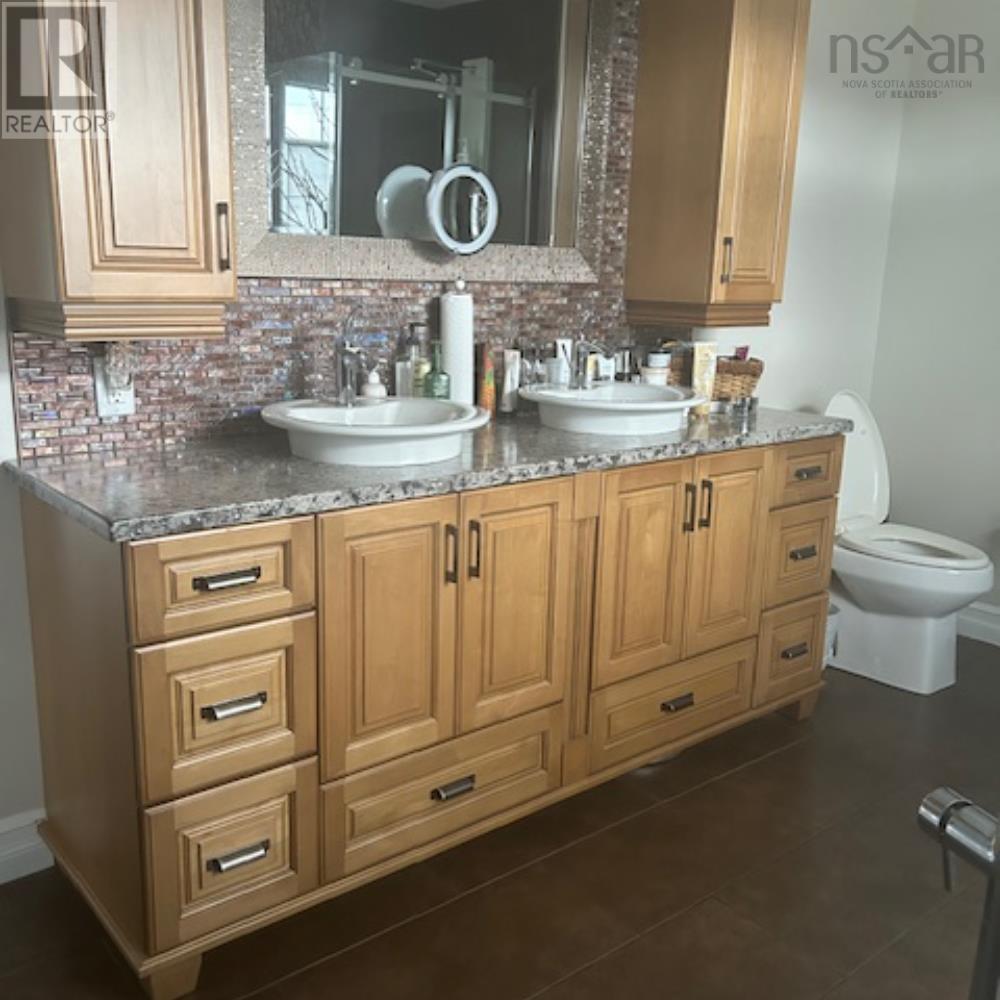 186 Point Aconi Road Property Photo 12