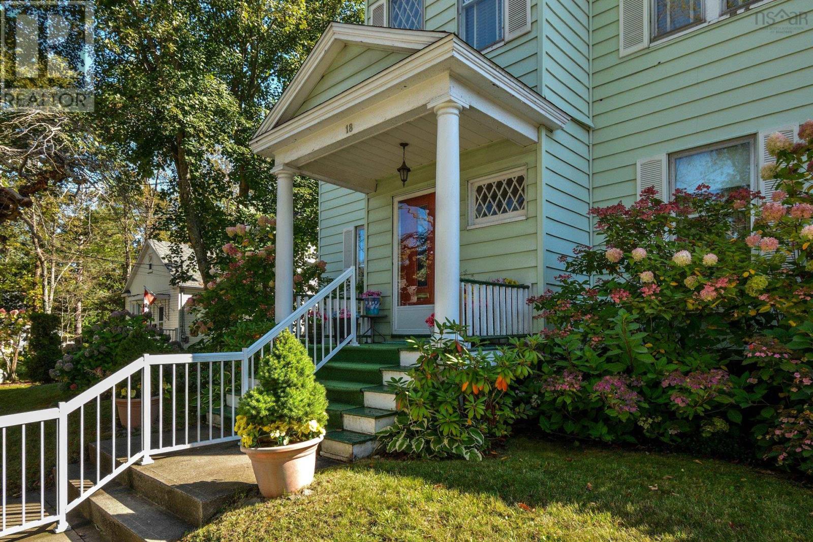 18 Park Street Property Photo 2