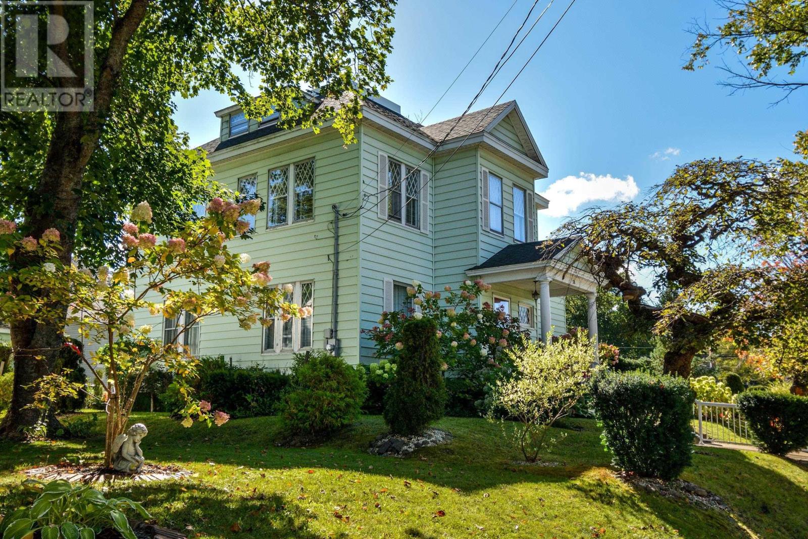 18 Park Street Property Photo 3