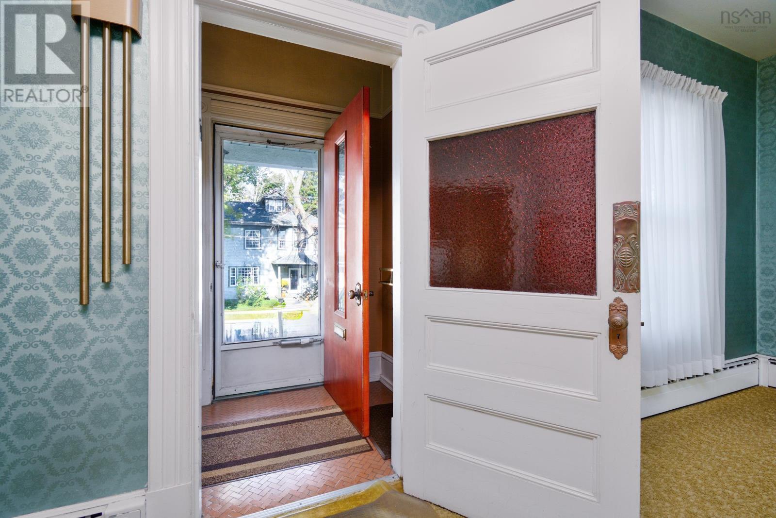 18 Park Street Property Photo 5