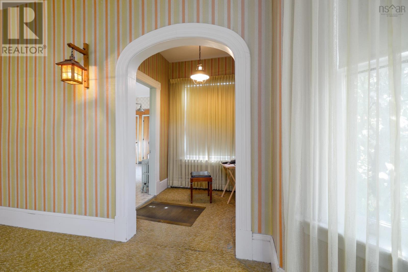 18 Park Street Property Photo 11