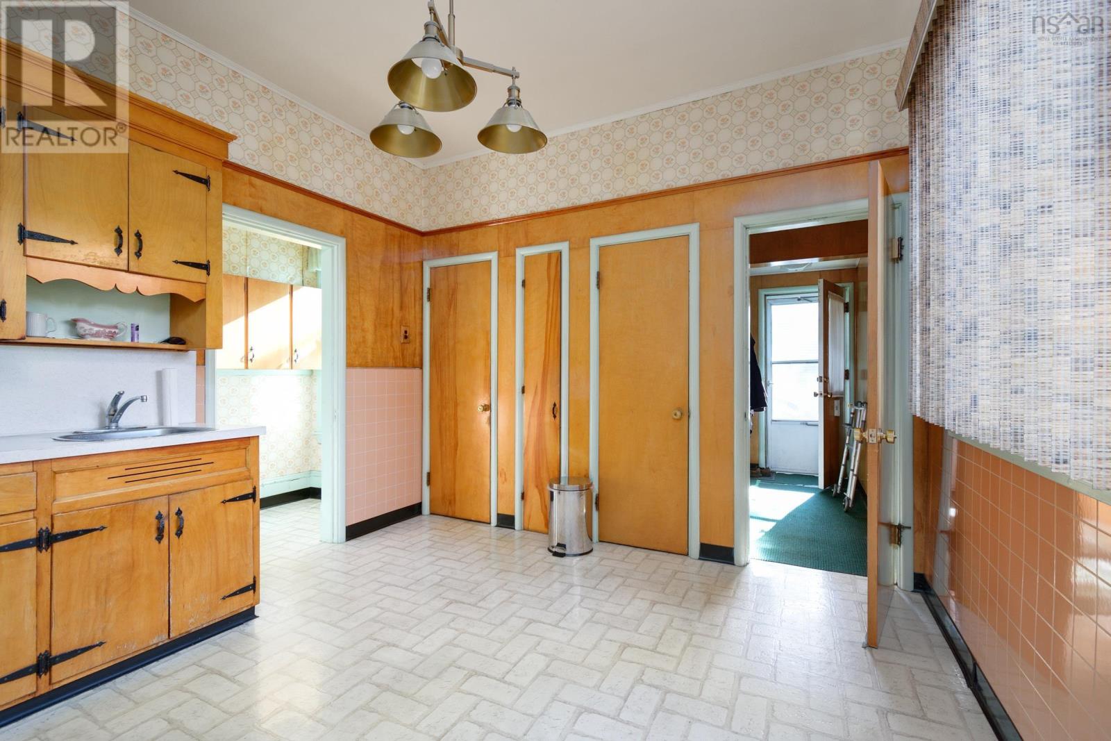 18 Park Street Property Photo 12