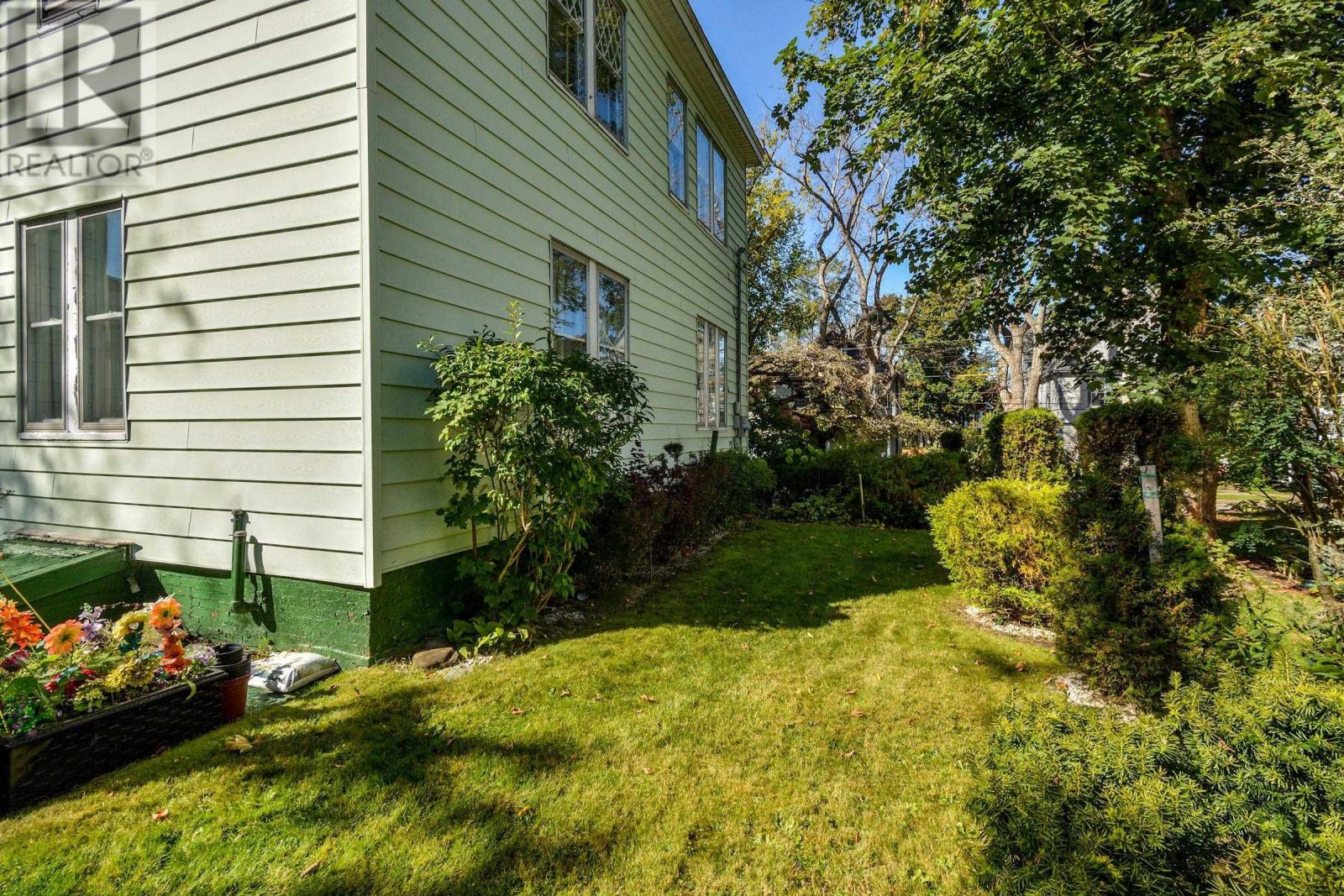 18 Park Street Property Photo 36