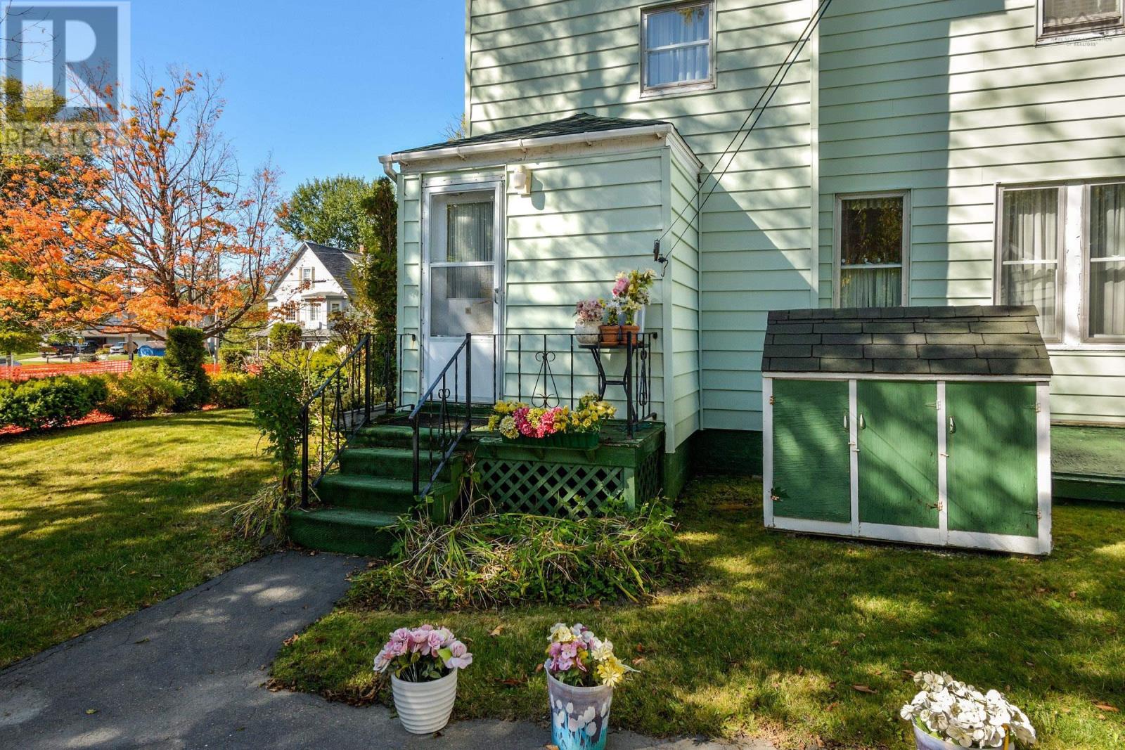 18 Park Street Property Photo 38