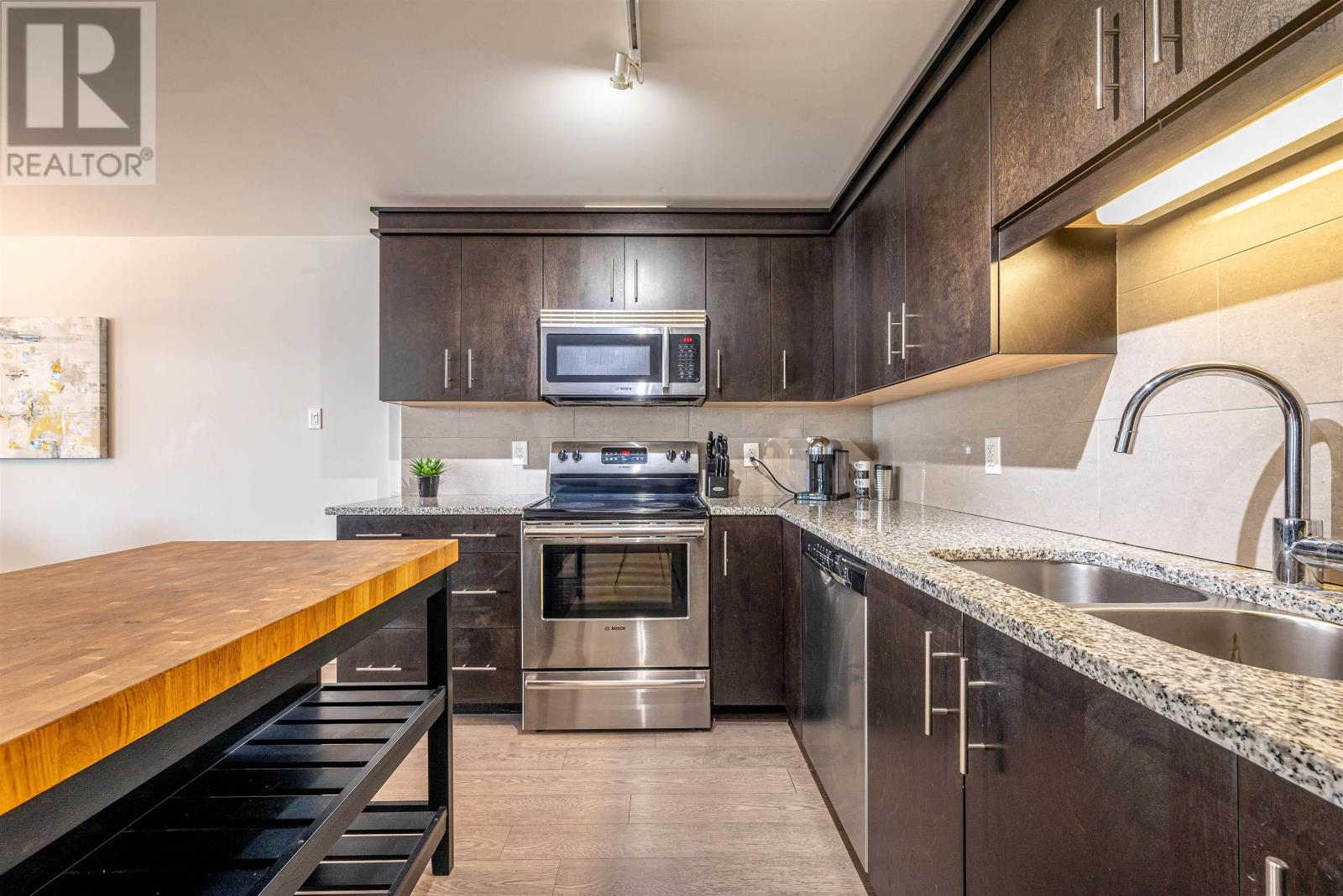 403 15 Kings Wharf Place Property Photo 9