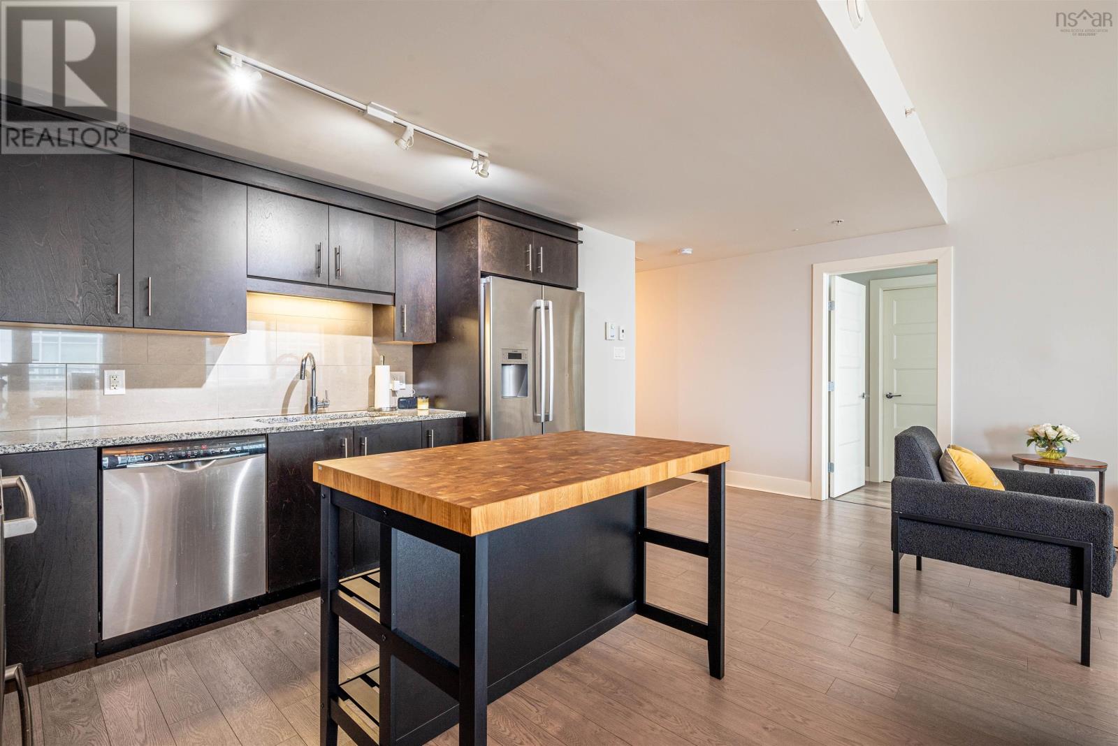 403 15 Kings Wharf Place Property Photo 11