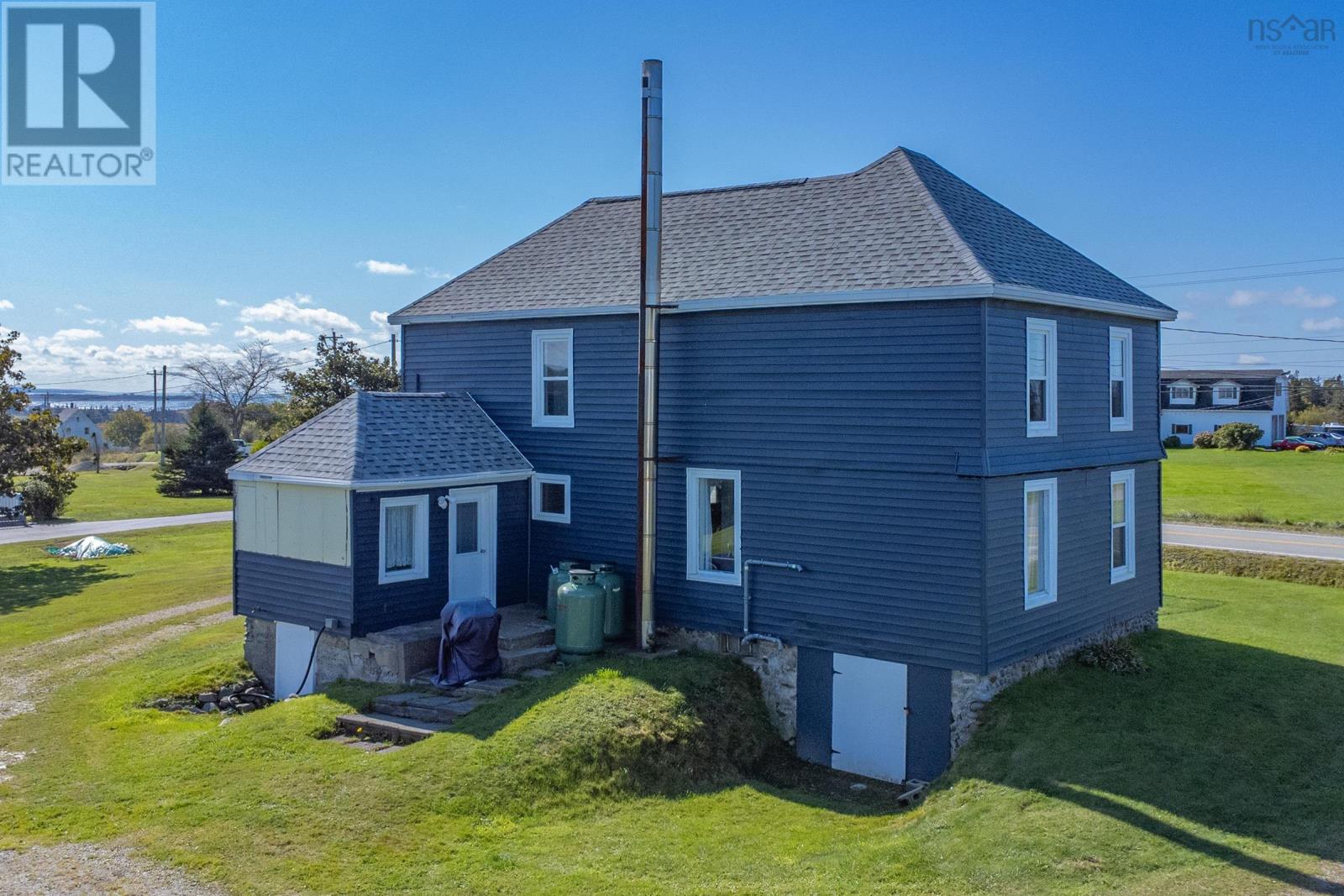 5402 Highway 1 Property Photo 4