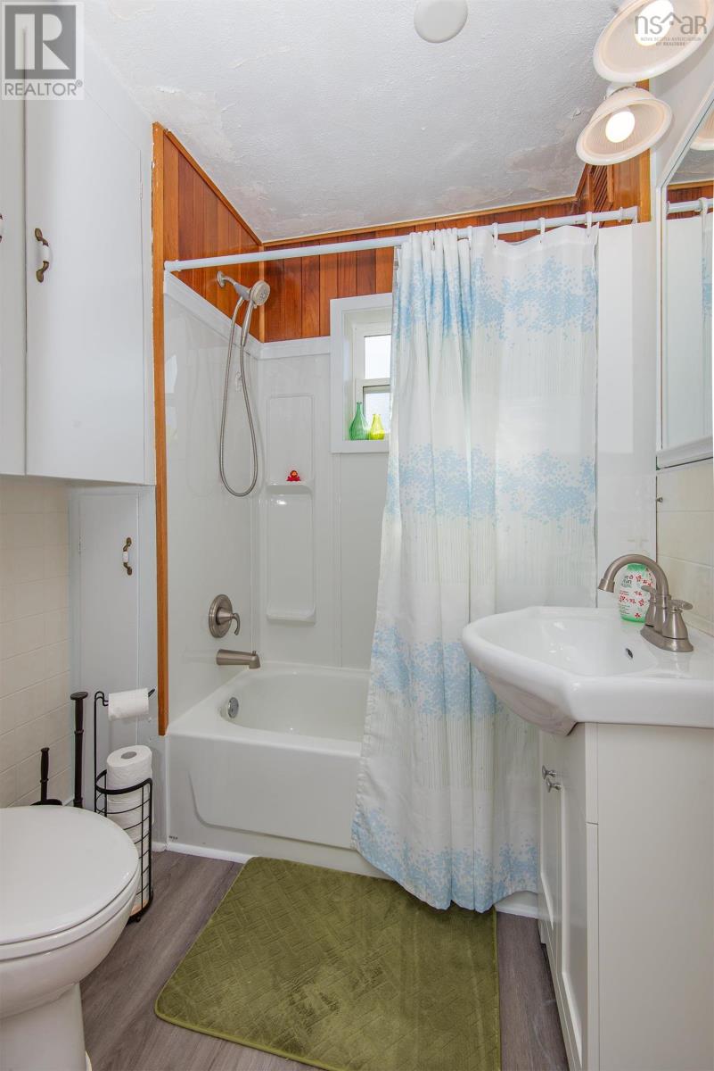 5402 Highway 1 Property Photo 12