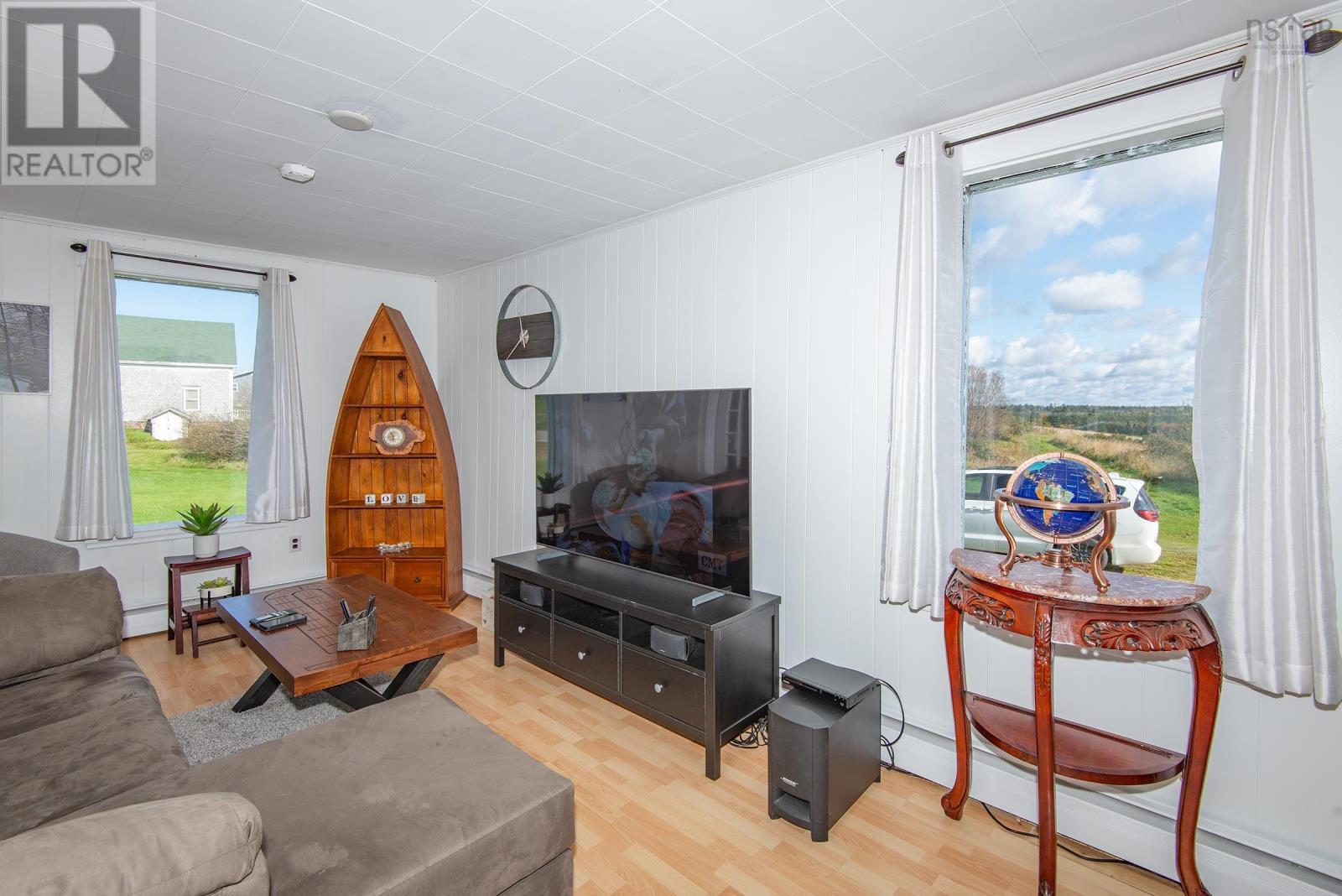 5402 Highway 1 Property Photo 13