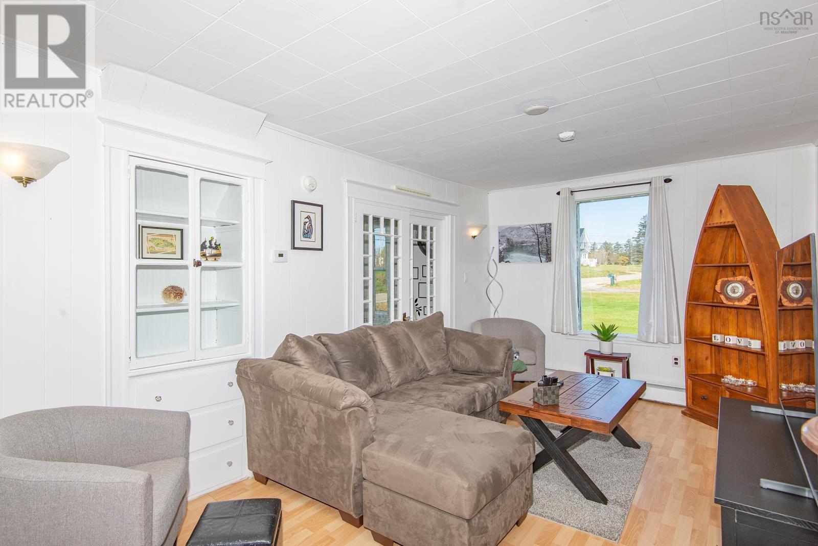 5402 Highway 1 Property Photo 14