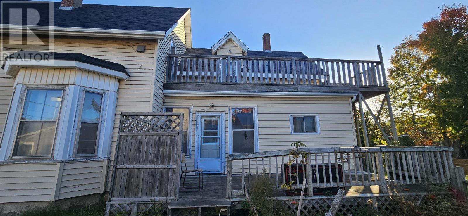 1090 Prince Street Property Photo 2