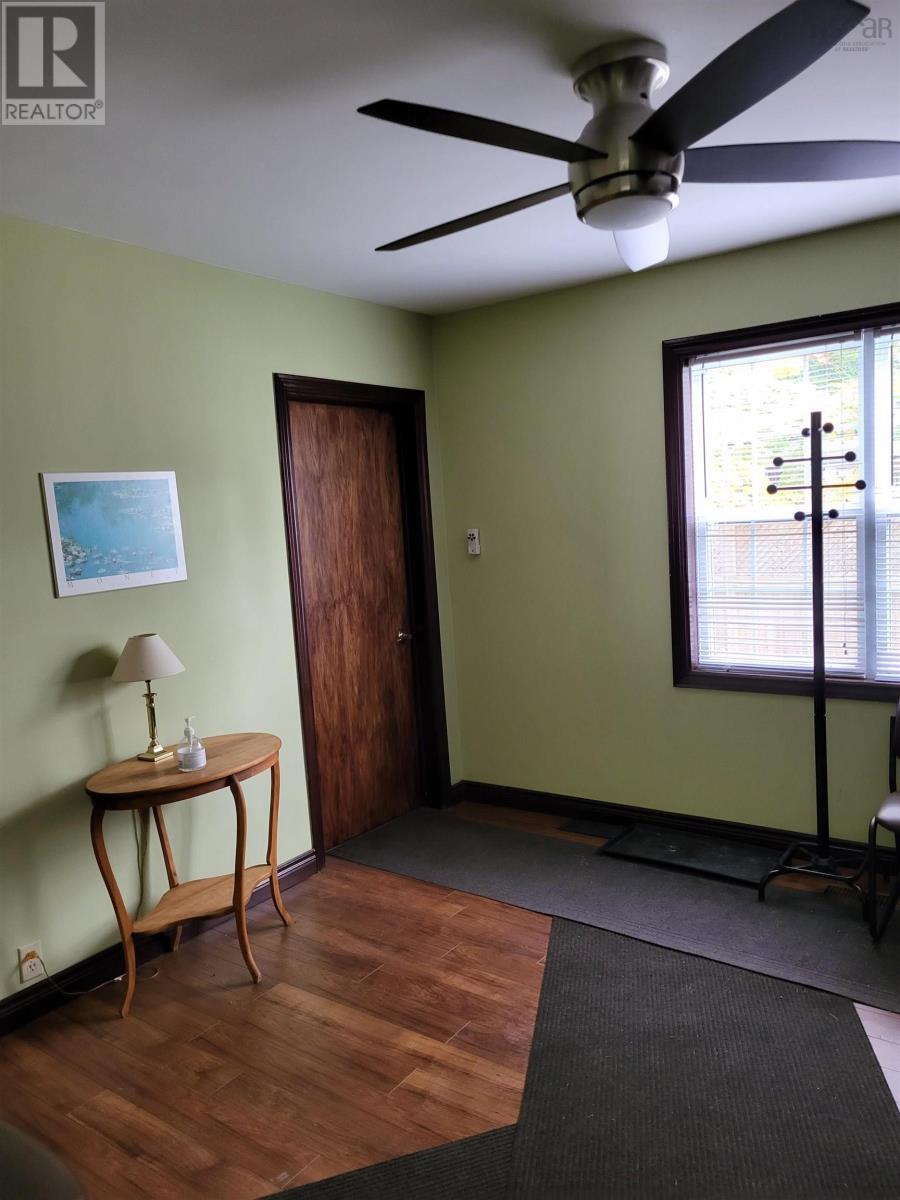 28 Victoria Street Property Photo 8