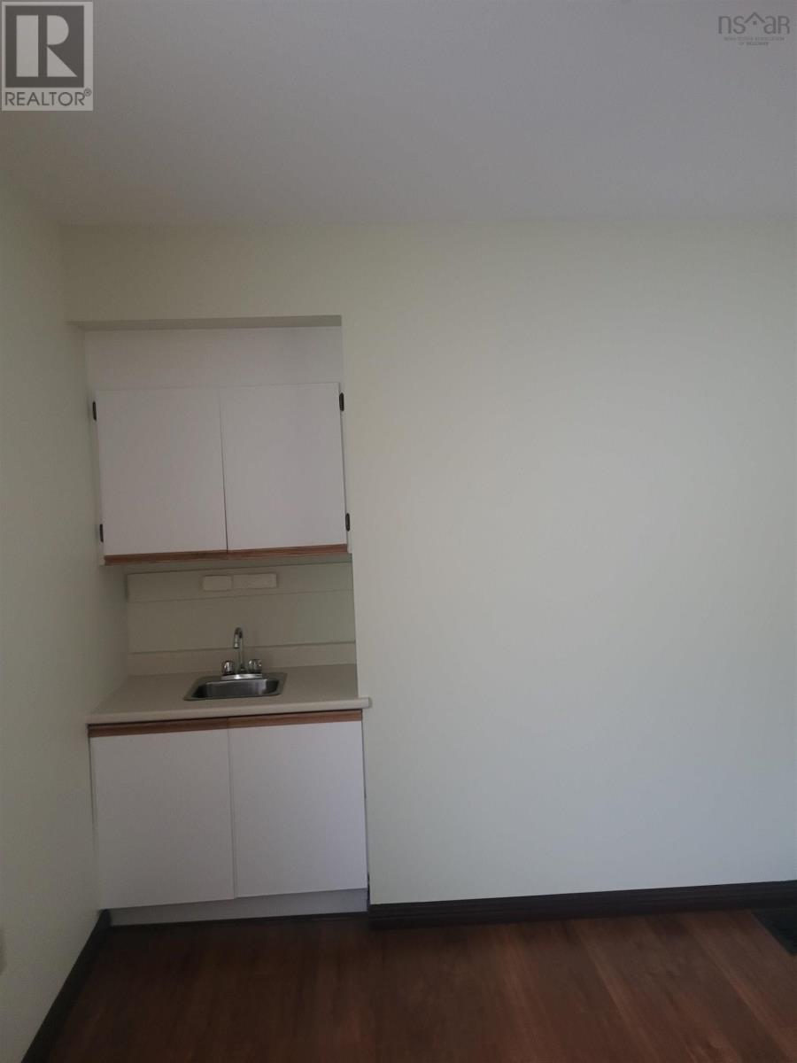 28 Victoria Street Property Photo 15