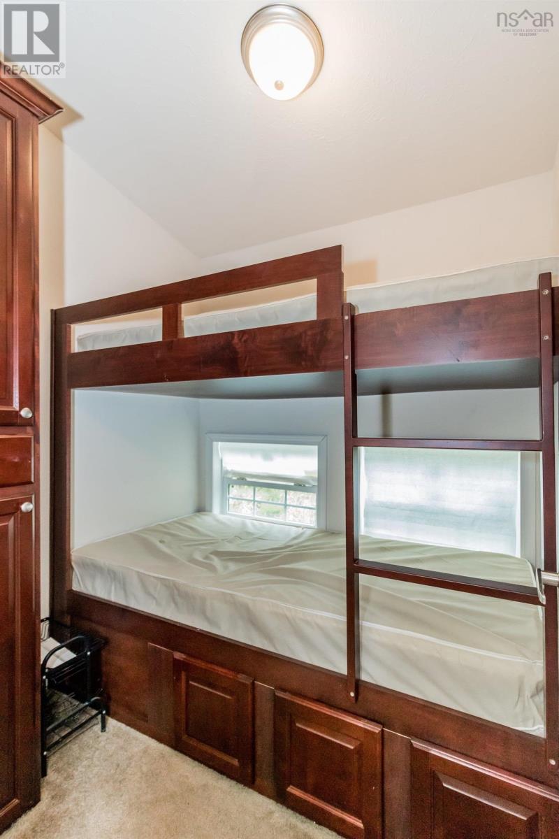 912 Ruggles Road Property Photo 22