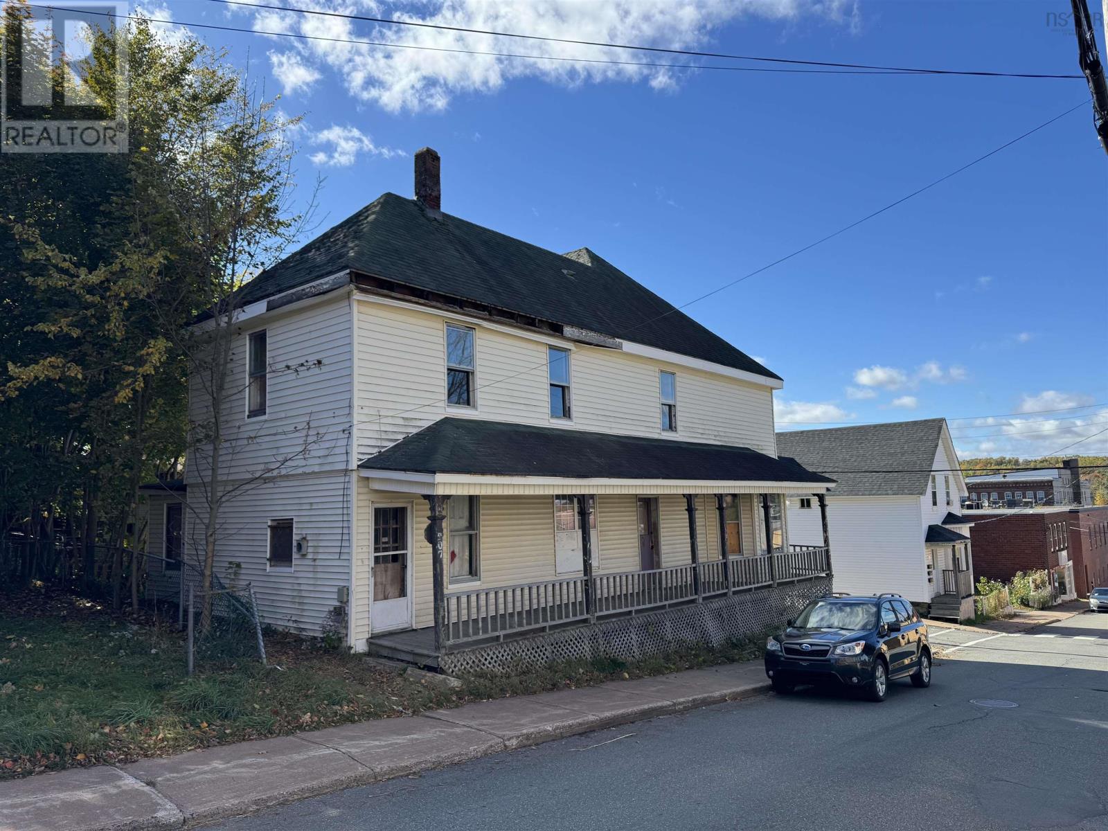 207 MacLean Street Property Photo 1