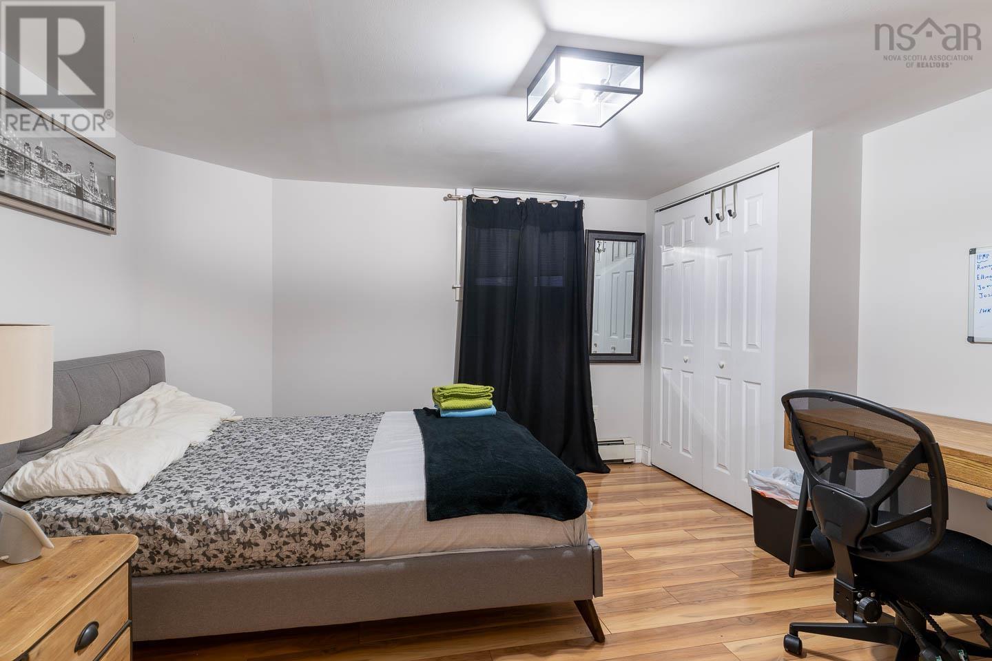 6040 South Street Property Photo 5